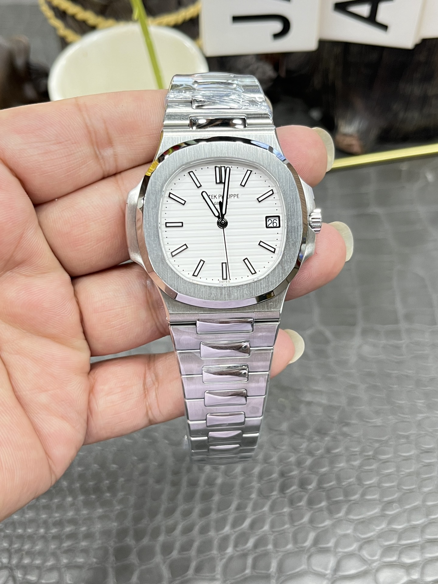 パテックフィリップ ノーチラス 5711 ホワイトダイヤル/40mm*8.3mm/Cal.324 モデル