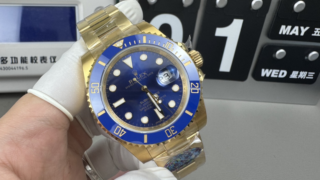 「40丹東オールゴールドブルーウォッチ」