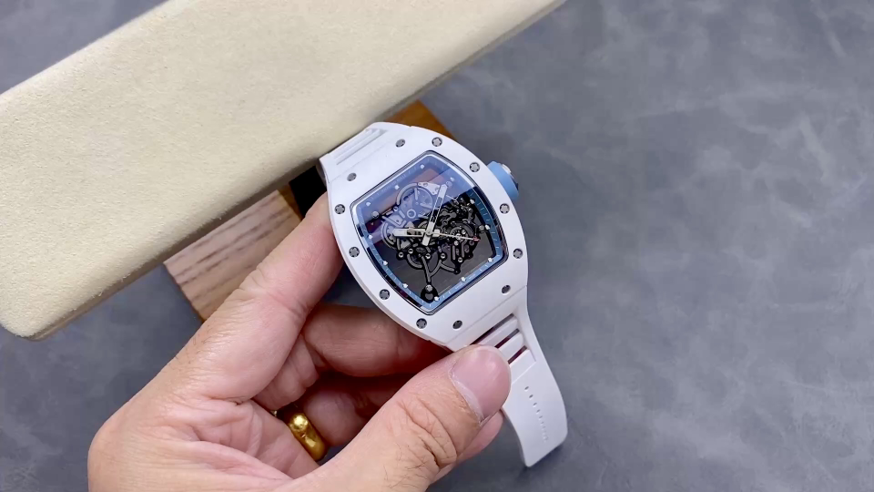 カスタム腕時計vsファクトリーメイド！RM055セラミックシリーズの極み進化を体験！