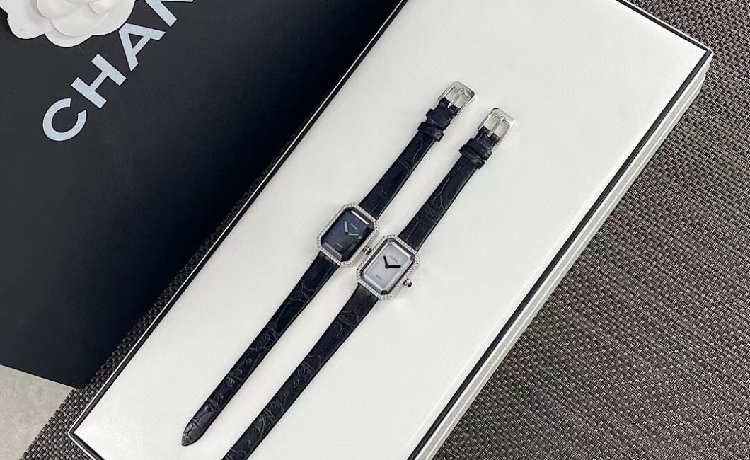 シャネル“トノー型”腕時計レビュー！スタイルアップはこれ時計