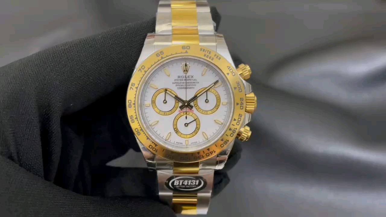 新作モデルデイトナの金とステンレス合金モデルを徹底レビュー！