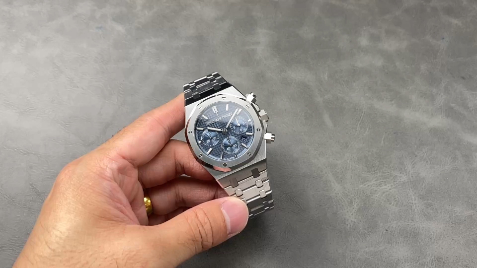ロイヤルオークが再び！魅力あふれる中国モデルのシークレット