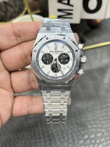 ロイヤルオーク26331ORのアピールとそのプレゼンスをスケルトン