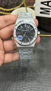 オーデマ ピゲ ロイヤル オーク 15500 フロステッド ゴールド シリーズの美学と実質