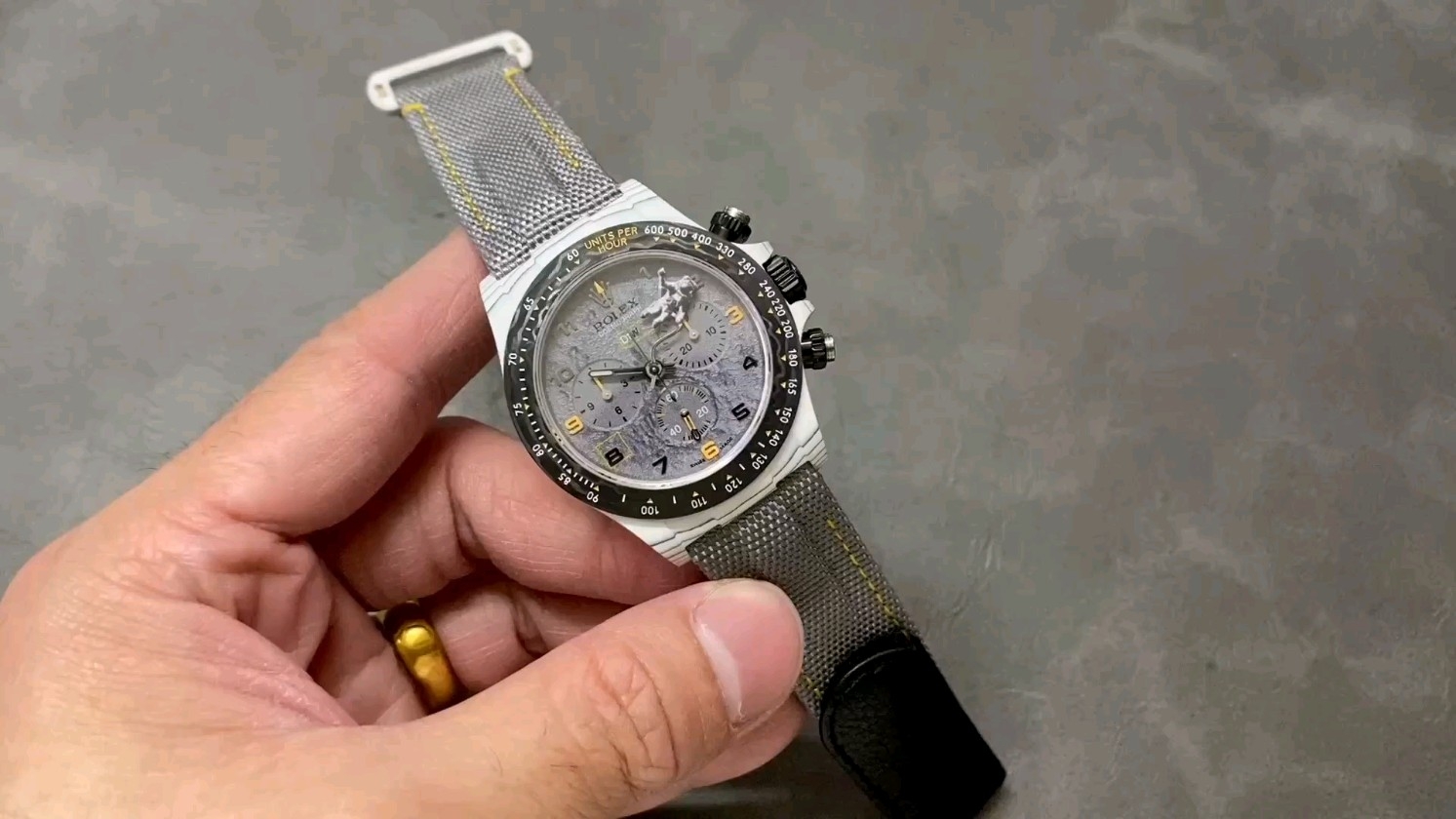 DIW ロレックス 宇宙飛行士 ホワイトカーボンファイバー デイトナ 4130ムーブメント 40mm