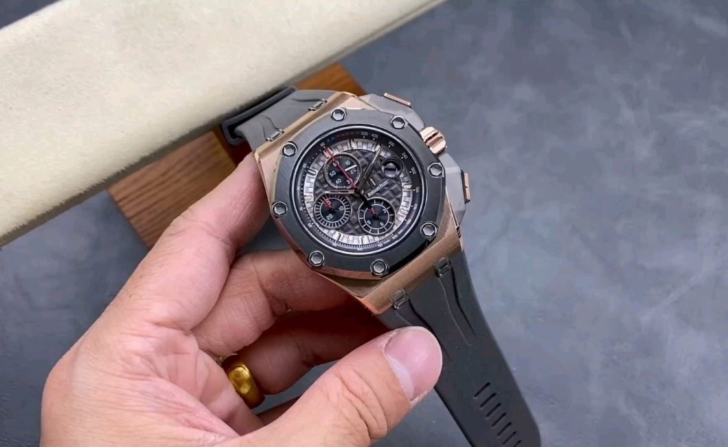 シューマッハモデルを徹底解剖！ロイヤルオークオフショアの魅力とは？