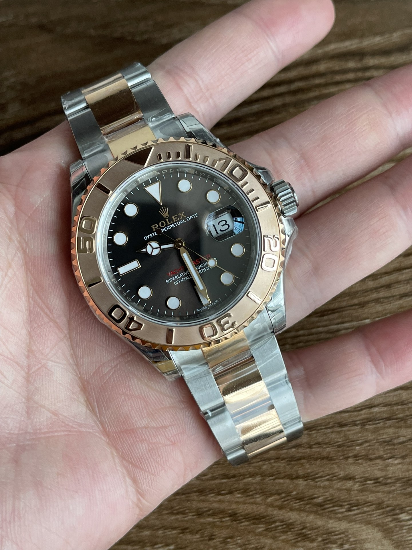 VS新品 ローズゴールドヨット、丹東3235ムーブメント