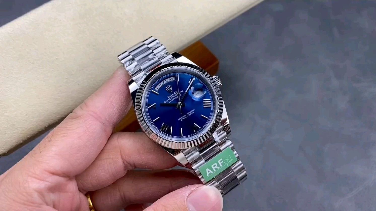 ロレックス Day-日付 40mm レプリカが着信！その完成度は？