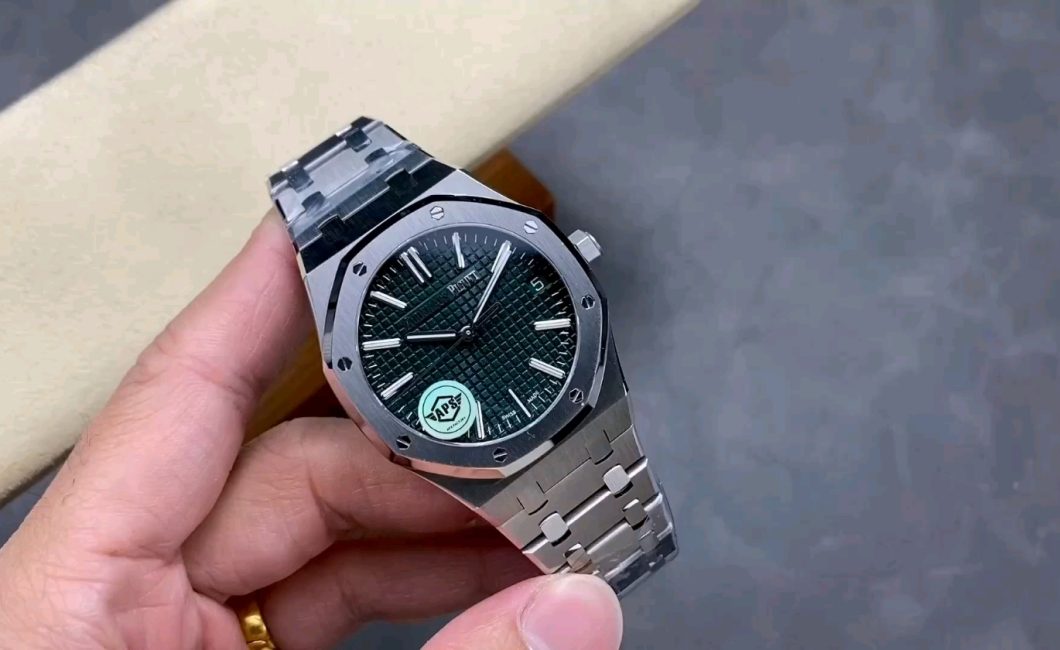 ロイヤルオーク15510 V2の5つの魅力とは？