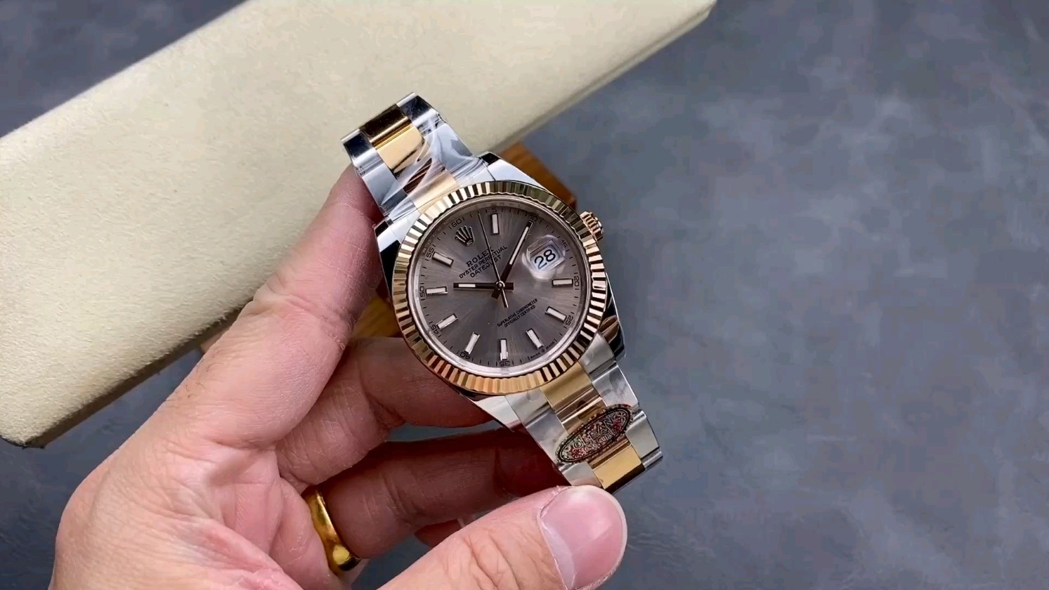 クリーン工房 C工房 ロレックス ローズゴールドデイトジャスト41mm 側面に白が漏れない 3235ムーブメント