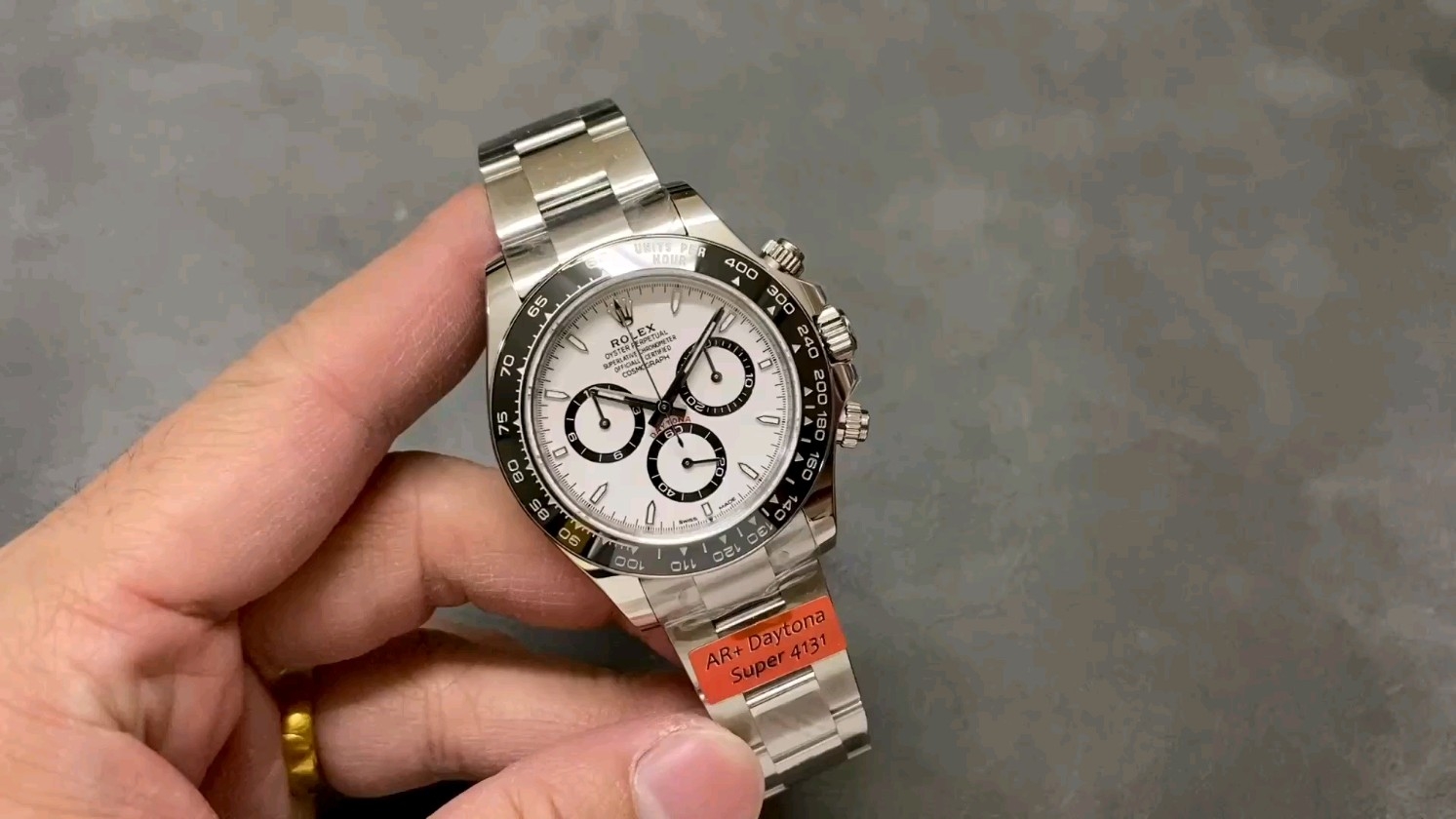 AR工房の新作モデルデイトナを腕に乗せて－技術が生む驚きの進化