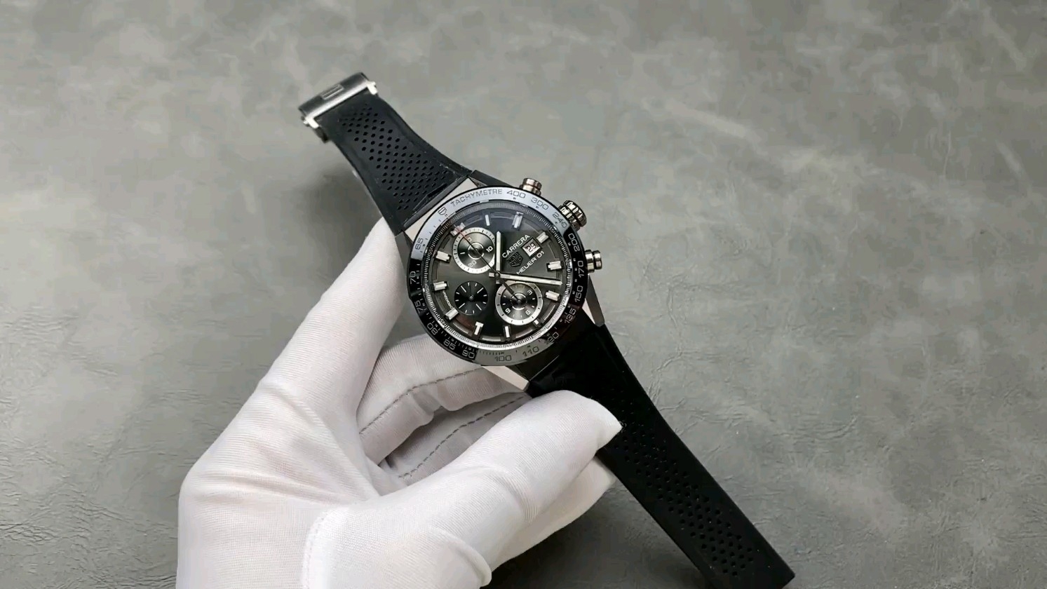 タイガーカレラ43mm、ムーンフェイズデザインの魅力に迫る！