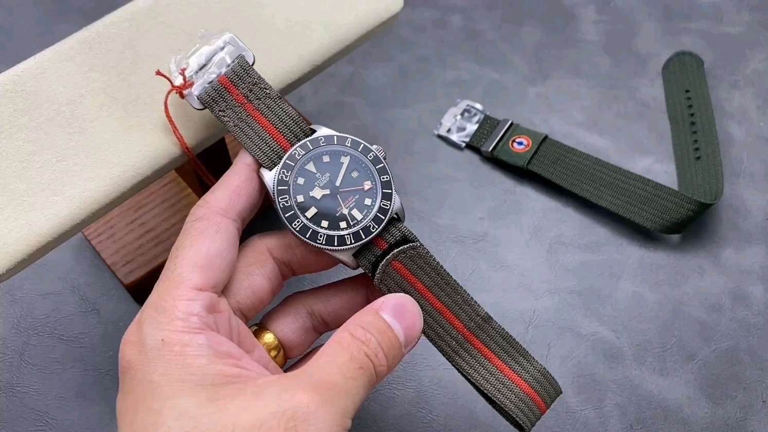 {“タイトル”:”チューダーFXD GMTは本物に買うべき時計？」,”ケース”:”近年、日本でも香港などのアジ