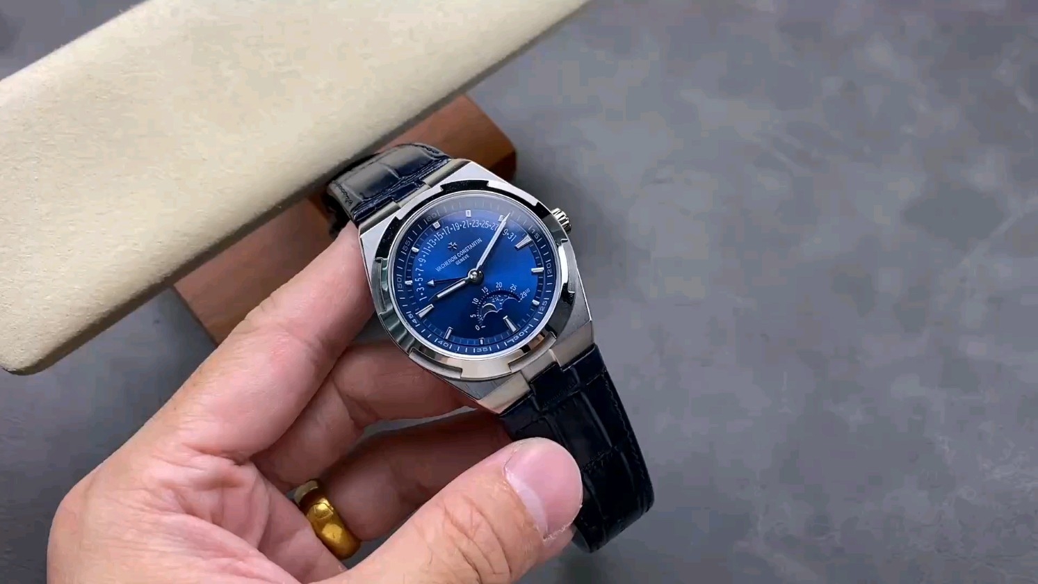 時計愛好家必見！ヴァシュロン・コンスタンタンのワールドタイムシリーズを徹底解剖！