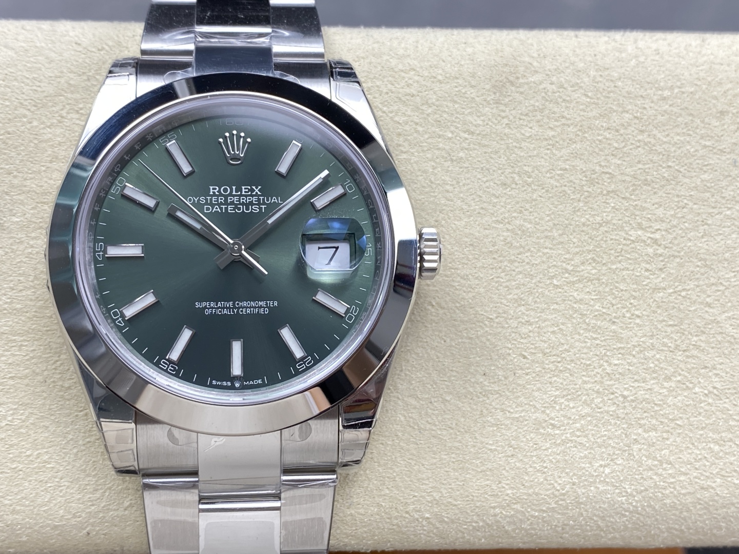 VS ロレックス デイトジャスト 41mm 3235ムーブメント
