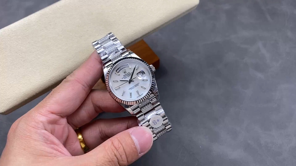 究極のセレクション！8+ ファクトリー製とロレックスの魅力対決