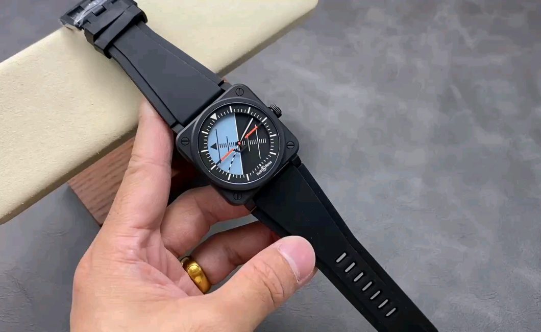 ベル＆ロス BR-03 ホライゾンが時計愛好家の心をイーグルグリップみ！その魅力を探る