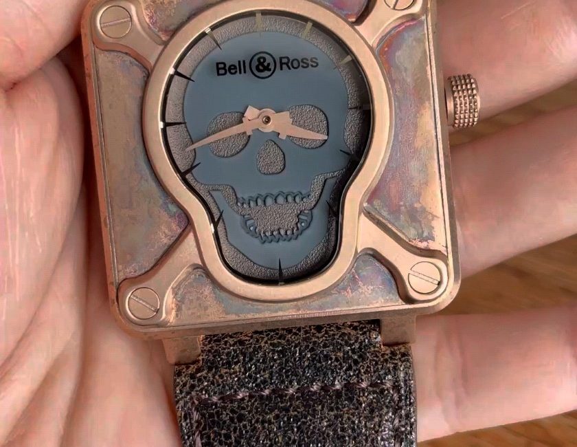 ベル & ロスのBR01スカルブロンズでタイムトラベルムード！？