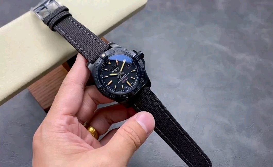 TF ブライトリング アベンジャー スカウト 44mm