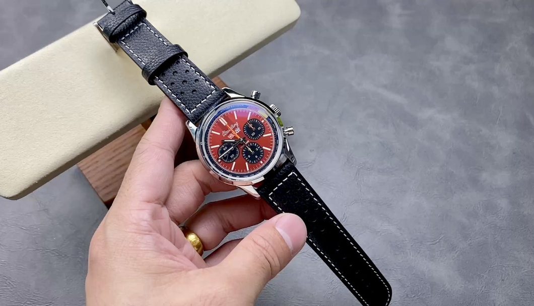ブライトリングナビタイマーの魅力をディスカバリー！42mmの新時代の到来