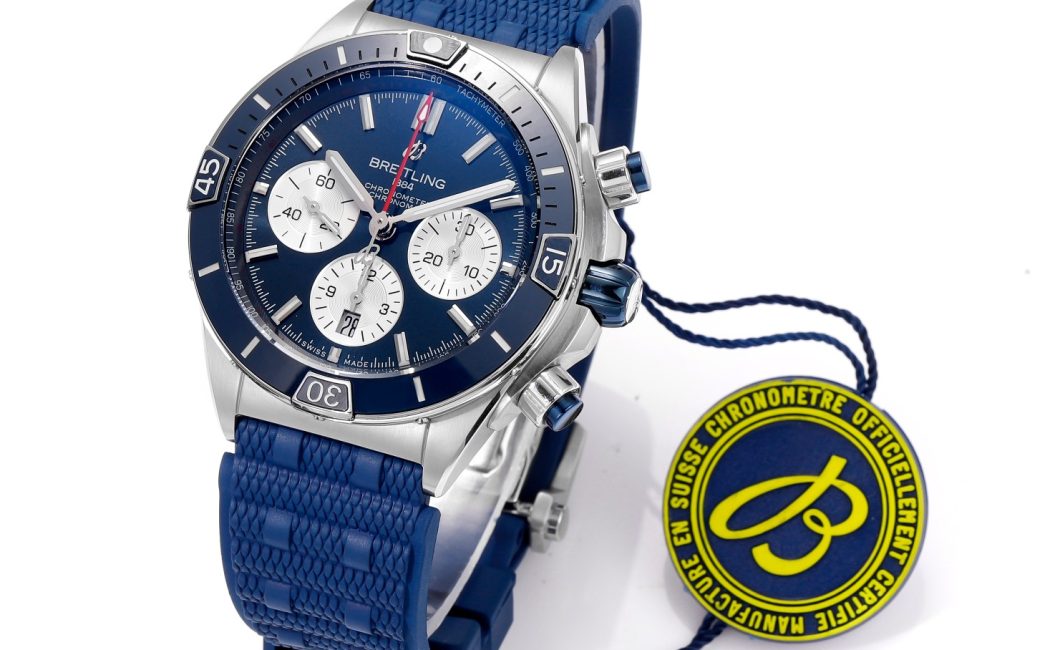 ブライトリングの新作モデルスーパームーブメントクロノグラフ44mm！イタリアエアフォースの美を腕に