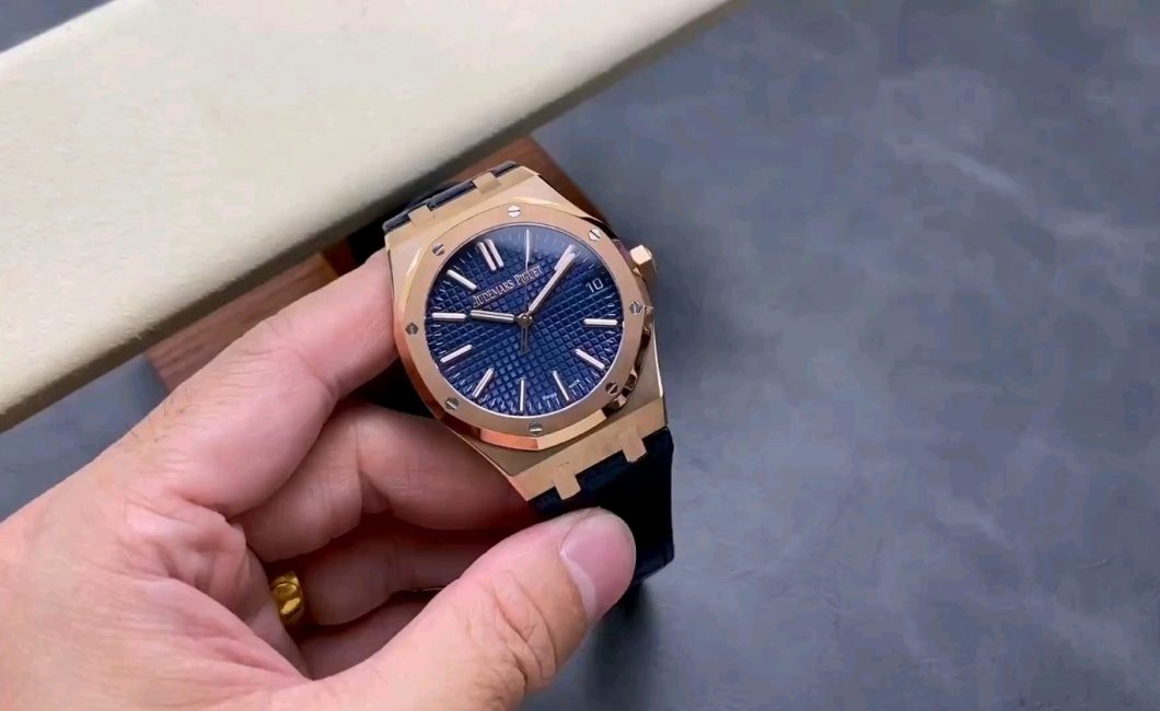 オーデマ ピゲ50アニバーサリーモデル15510STの魅力を解剖学！新緑のダイヤルに注目