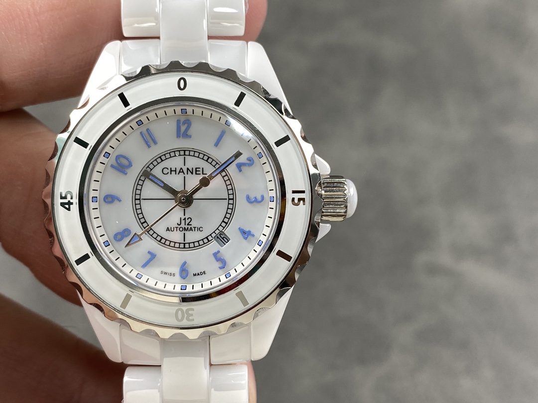 「TW シャネル J12 セラミック 33mm」