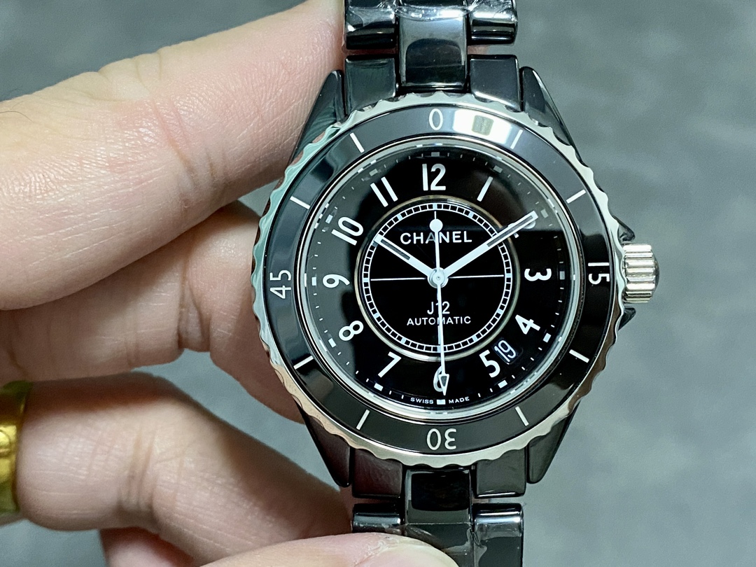 「TW シャネル 透け感 J12 セラミック 38mm メカニカル」
