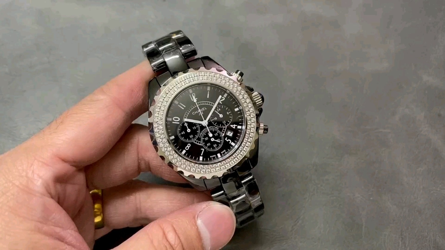 TW シャネル J12 セラミック クロノグラフ クオーツムーブメント 42mm