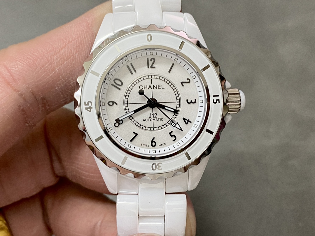 「TW シャネル シャネル J12 セラミック 33mm メカニカルムーブメント」