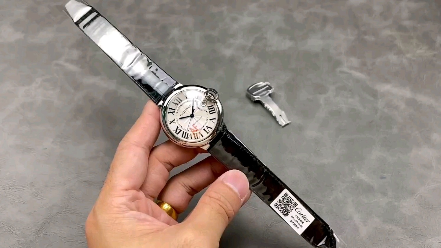 AF カルティエ ブルーバルーン 40mm 2824ムーブメント