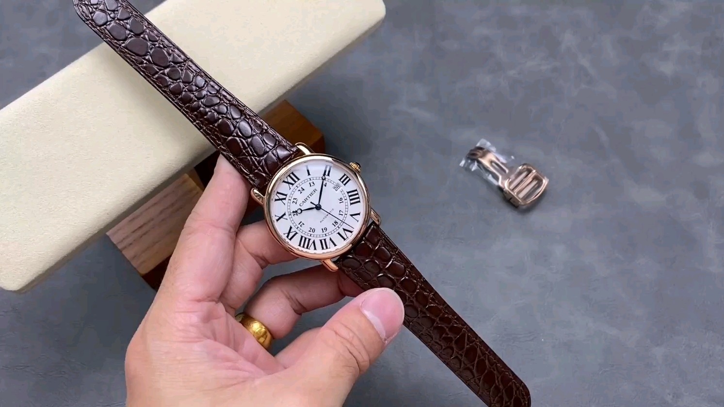 カルティエ ラージサイズロンドン 40mm 2836ムーブメント