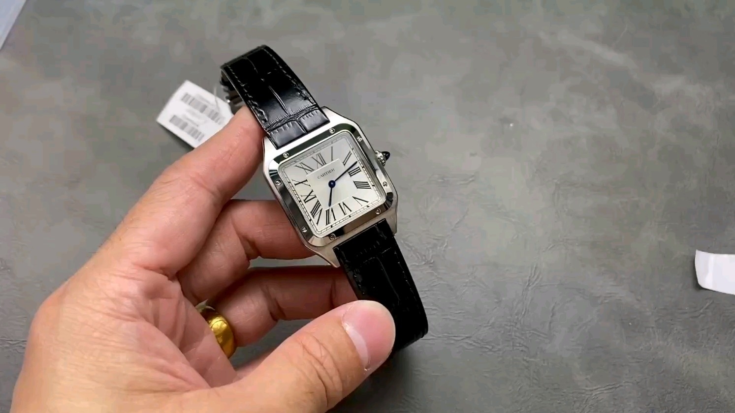 エリートの腕時計！カジュアルもフォーマルもこの時計で