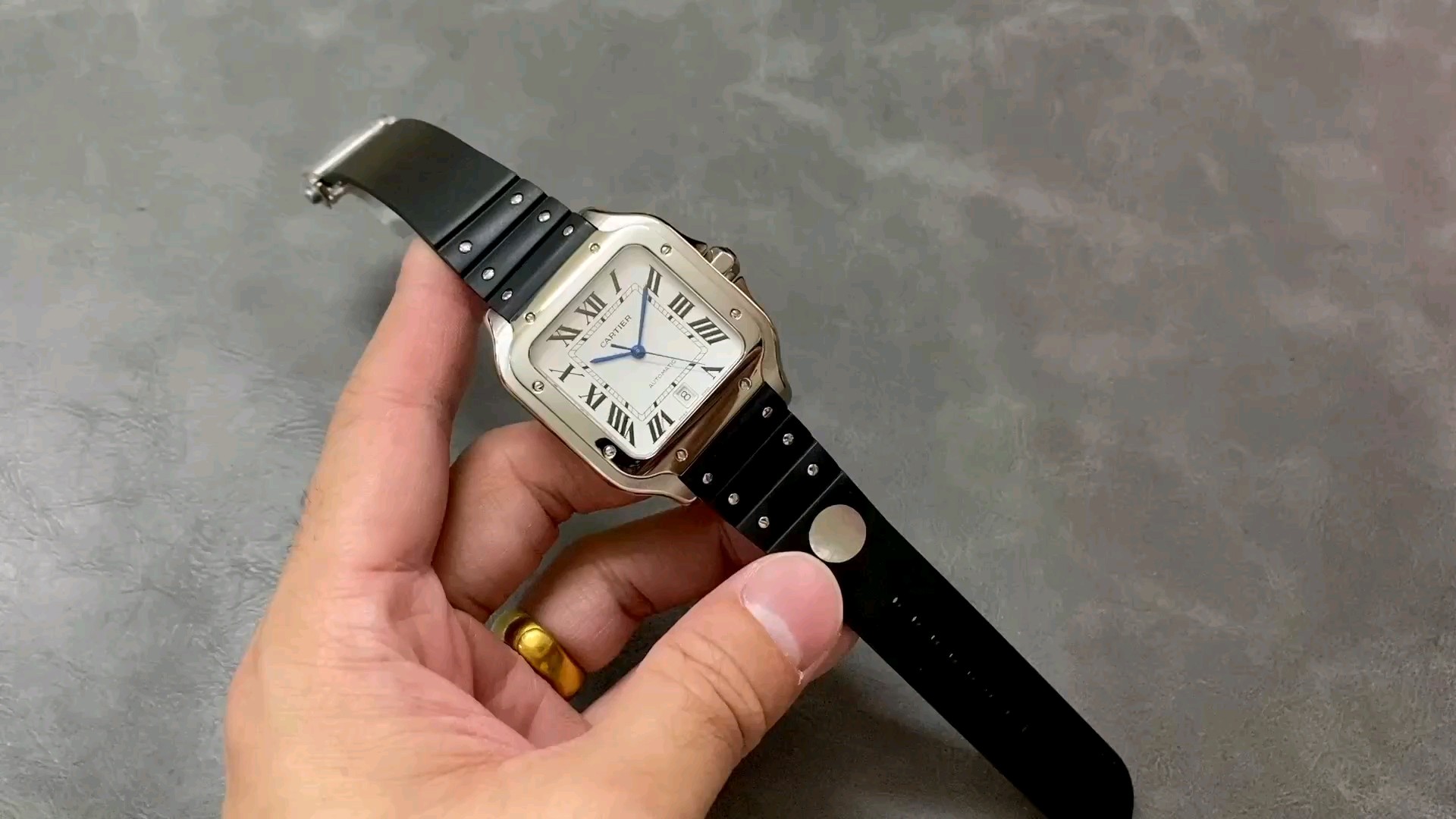 新しいTHBサントスリスト装着感！その魅力と機能を徹底解説