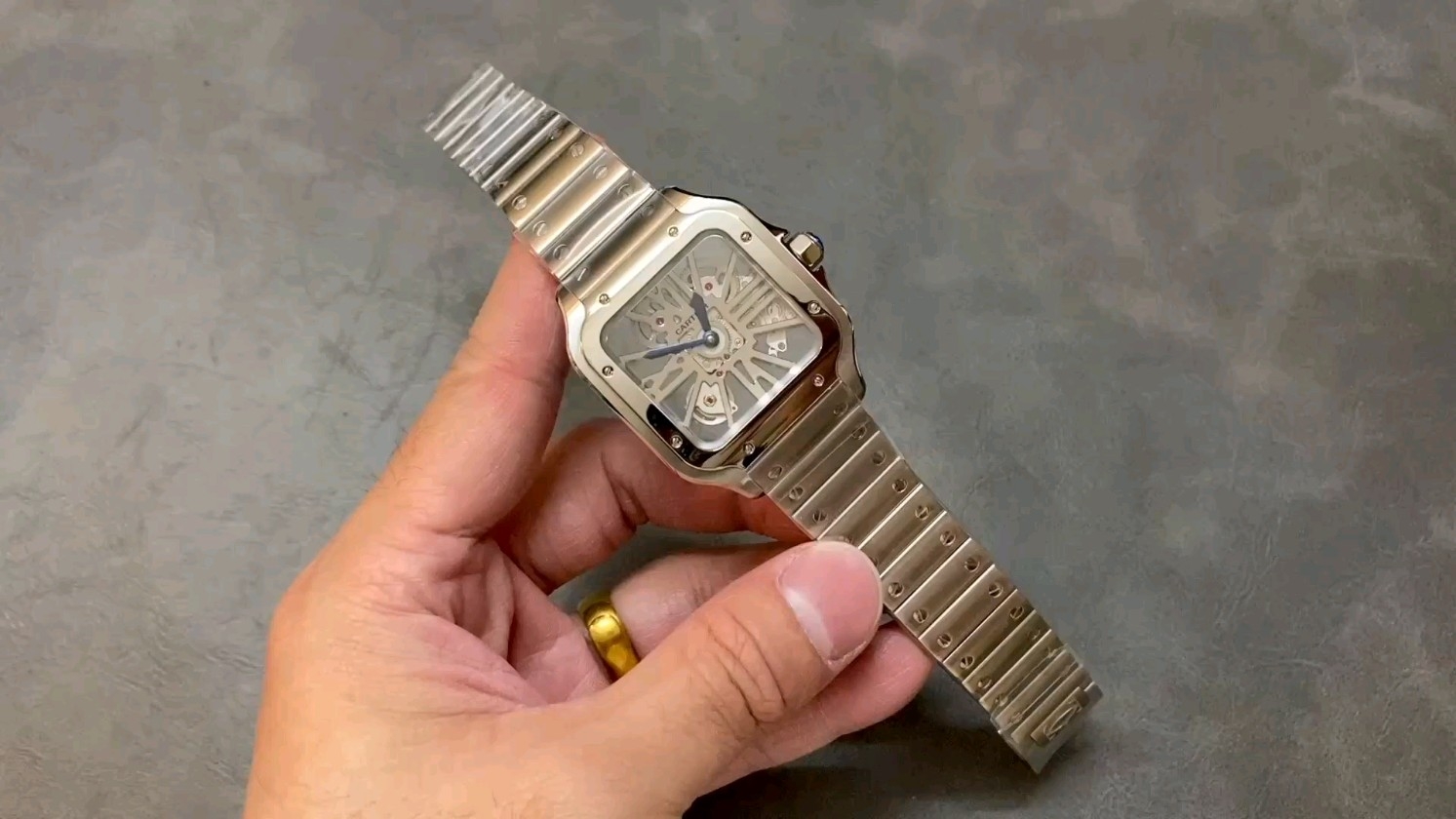 カルティエサントスシリーズの魅力とは？その実力を検定！