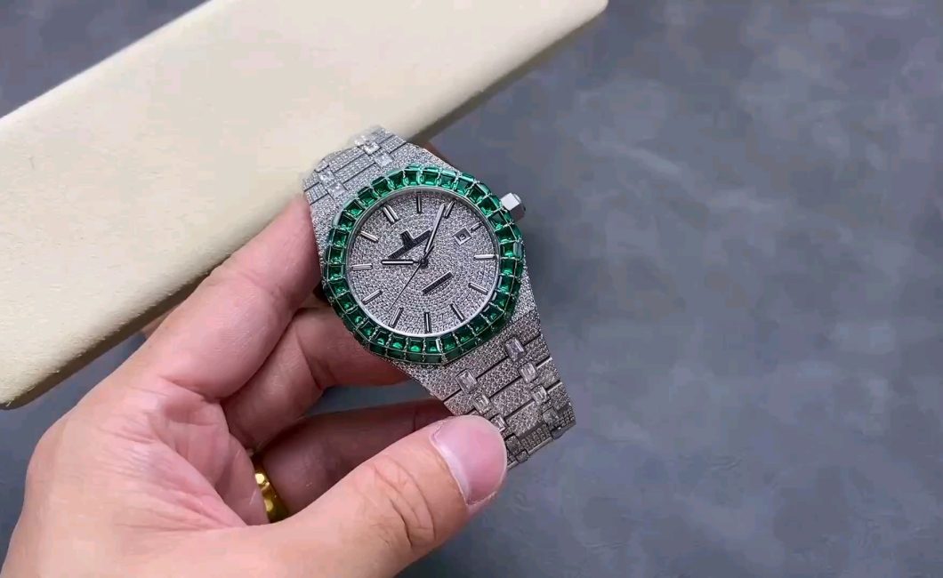 究極のクロノグラフ！フル装備のダイヤモンドが輝くオーデマ ピゲロイヤルオーク