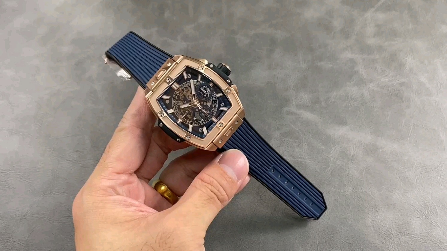 ウブロの大胆デザイン！スピリットオブビッグバンの魅力に迫る