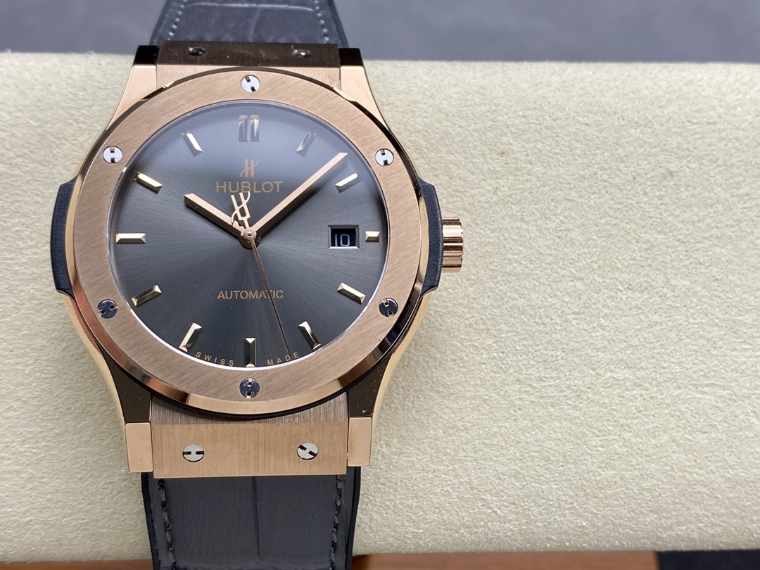 ウブロクラシックフュージョンの42mm復刻版とは？