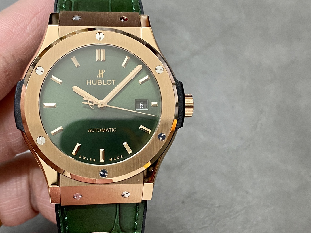 ウブロ42mm復刻版モデルの実力に驚異！職人技が光る