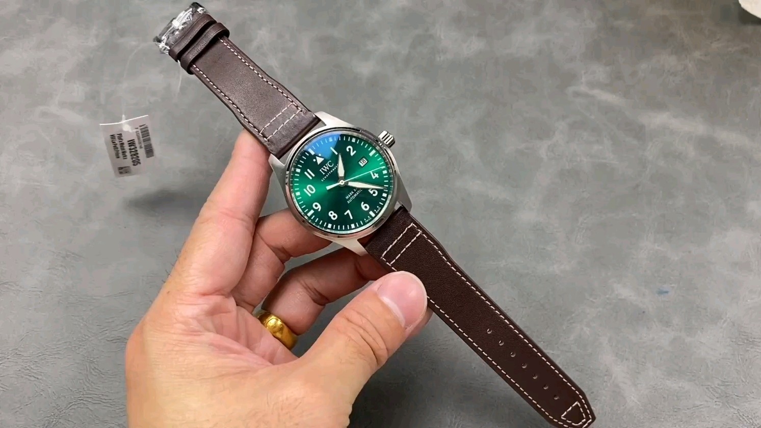 新世代の登場！IWC マーク XXで飛び立とう