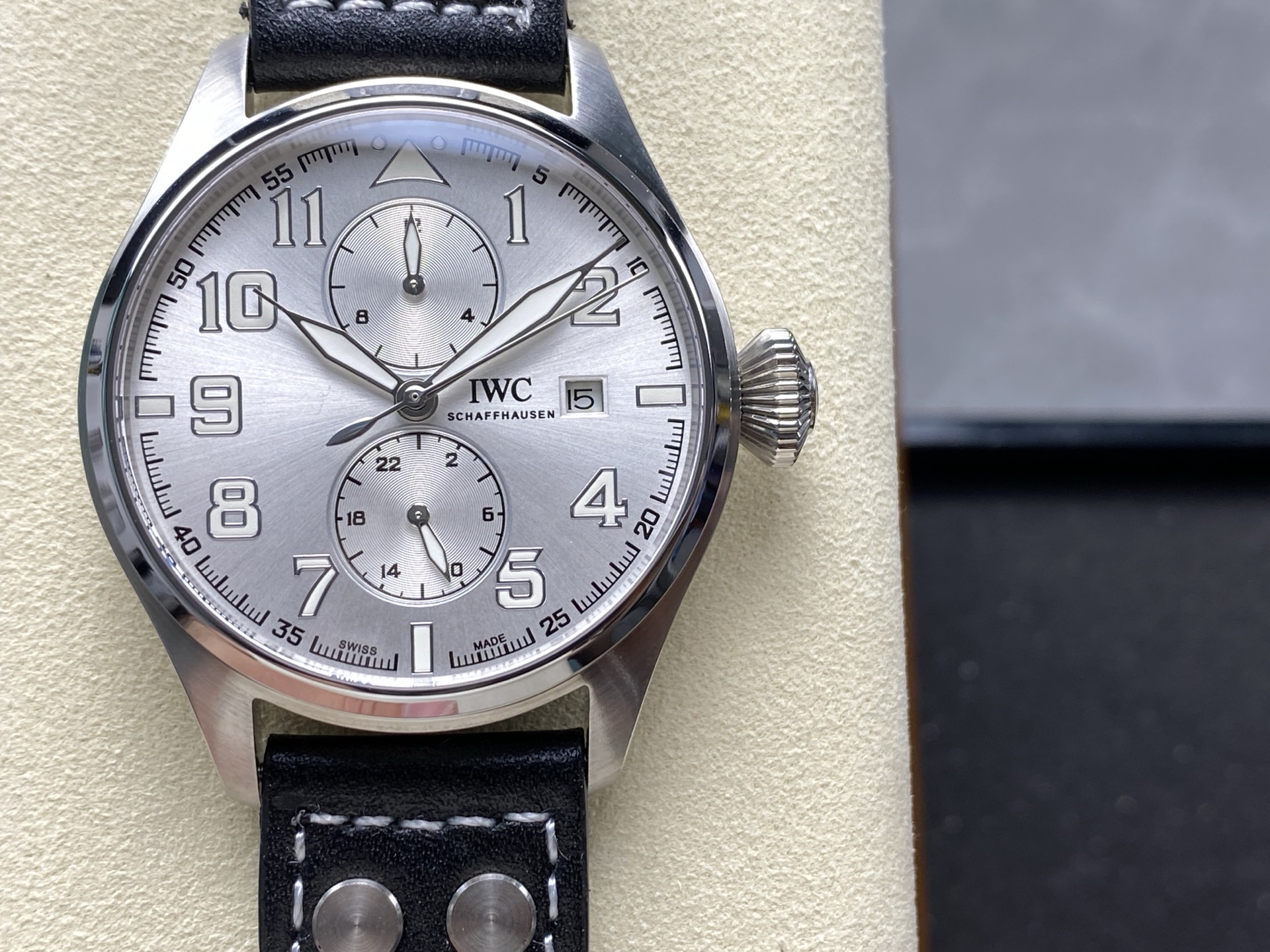 IWC ロングパワーリザーブムーンフェイズウォッチが魅せる美しさと機能性とは？
