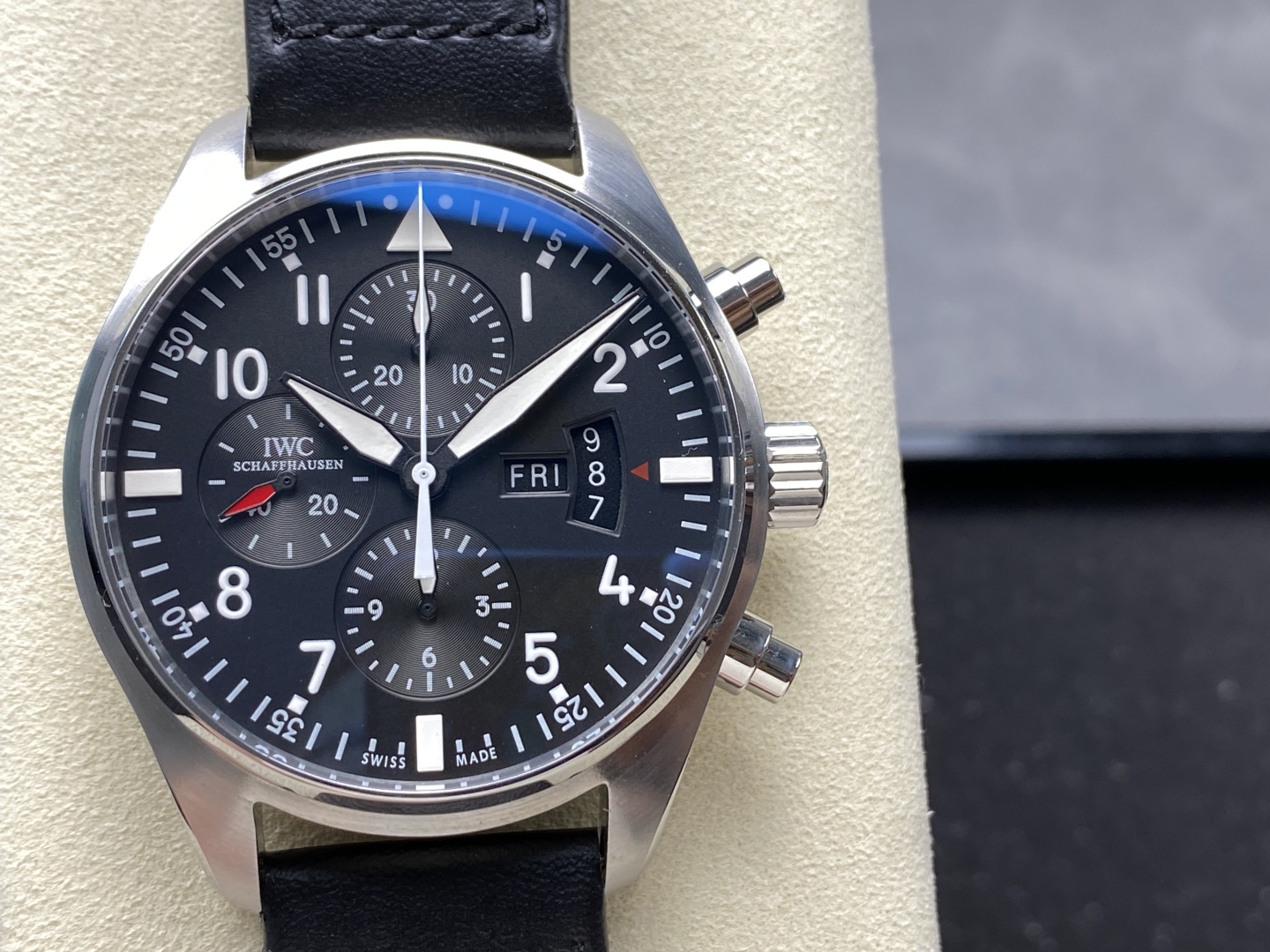 IWCパイロットウォッチを選ぶべき5つの理由！新しいIW378003レビュー
