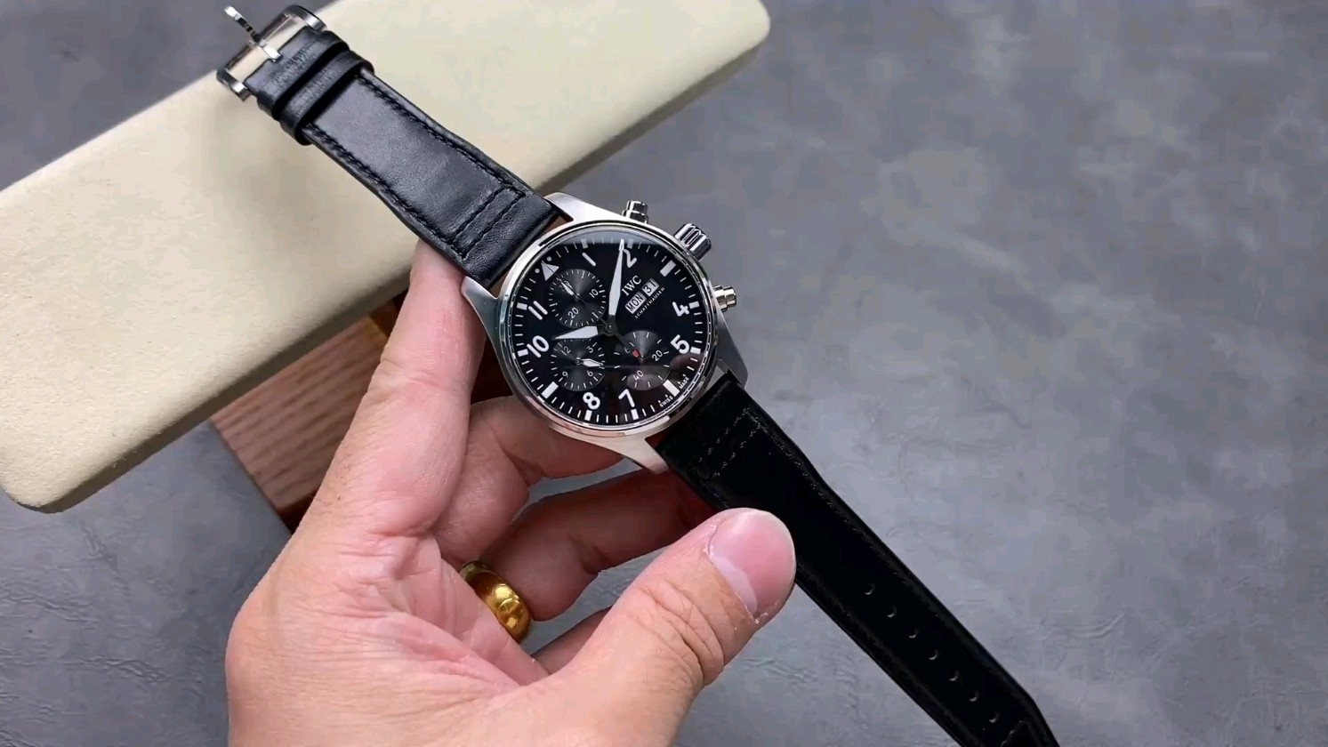 魅力満点！新型41mmサイズのIWCパイロットウォッチを徹底解説