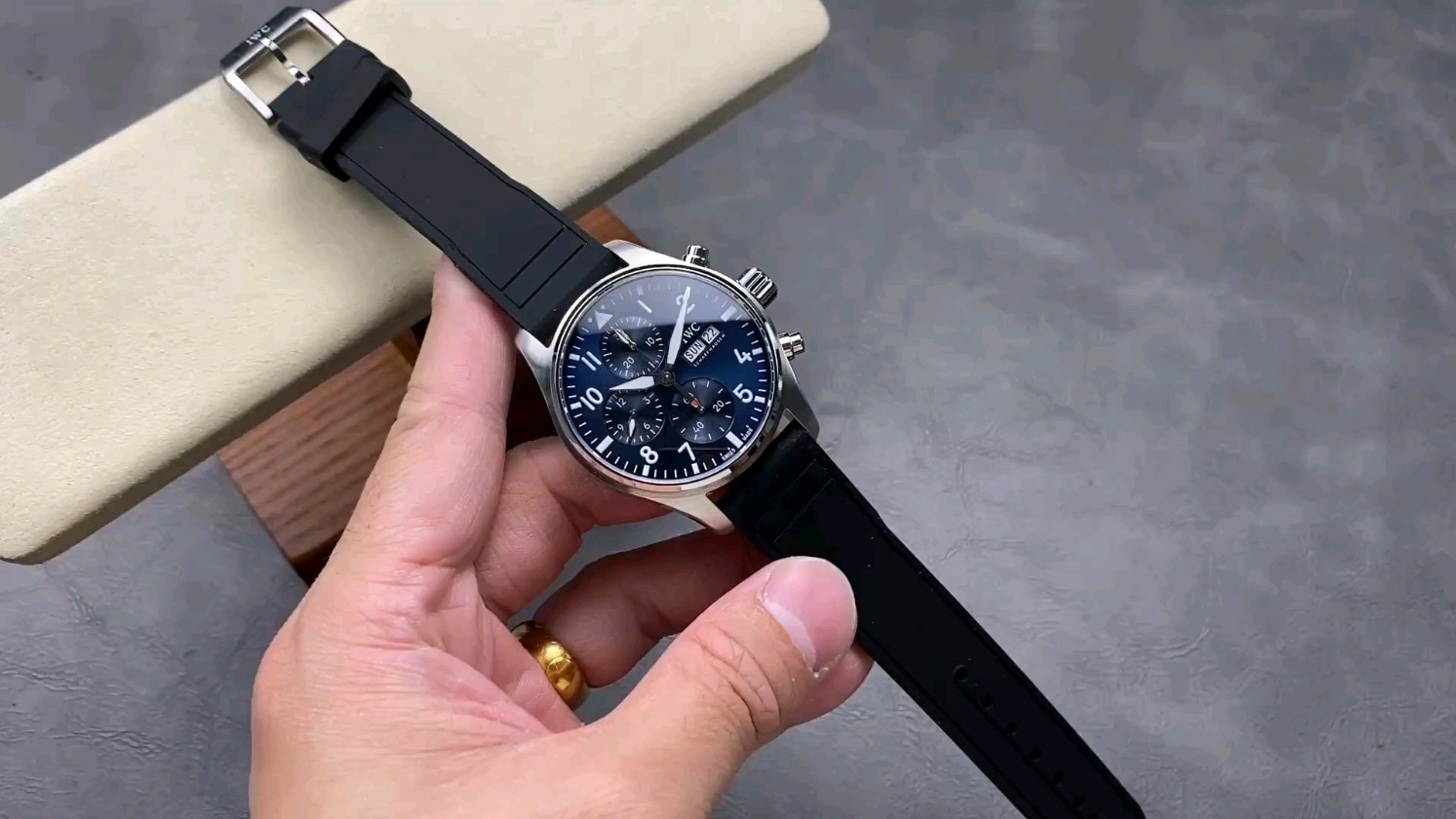 新登場！トピックの41mmIWCパイロットウォッチを徹底解説！