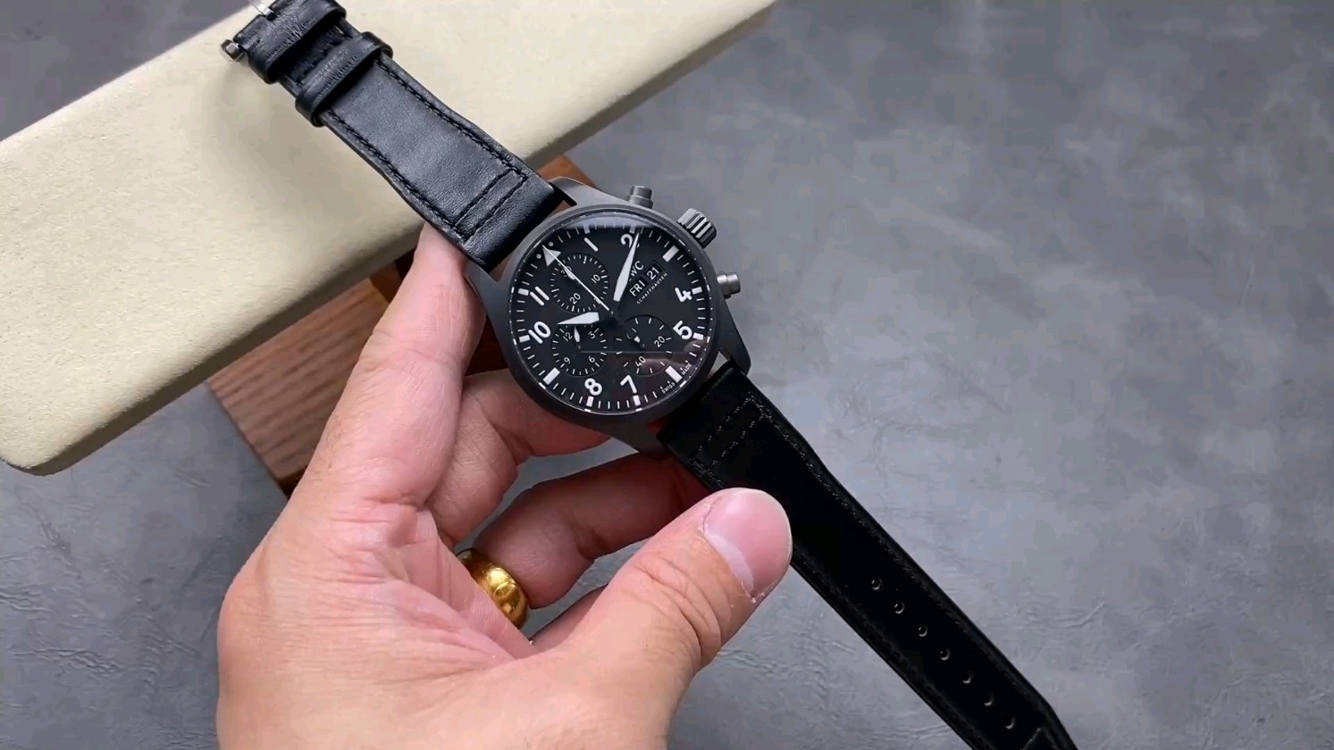 新しいお気に入り？アイウォッチパイロット41mmを徹底レビュー！