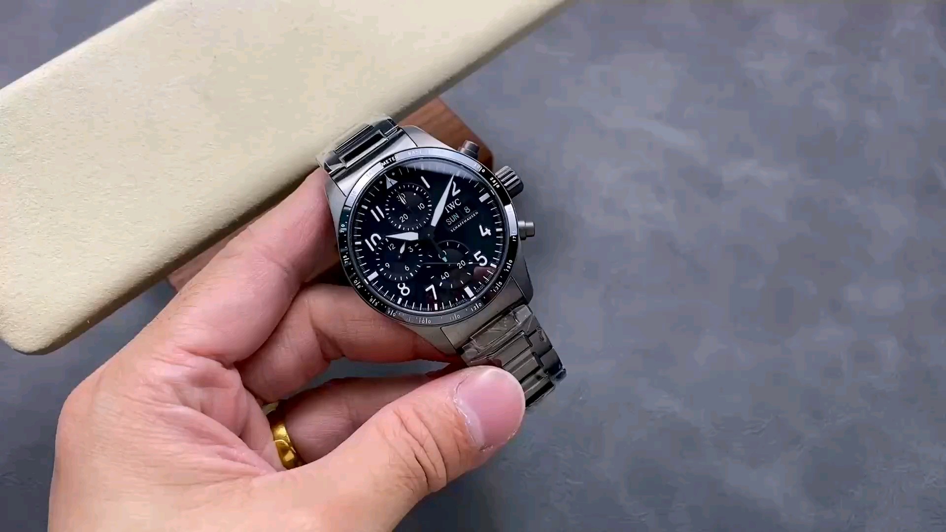 革新のIWCパイロットウォッチ！驚異のデザインと機能を探る。