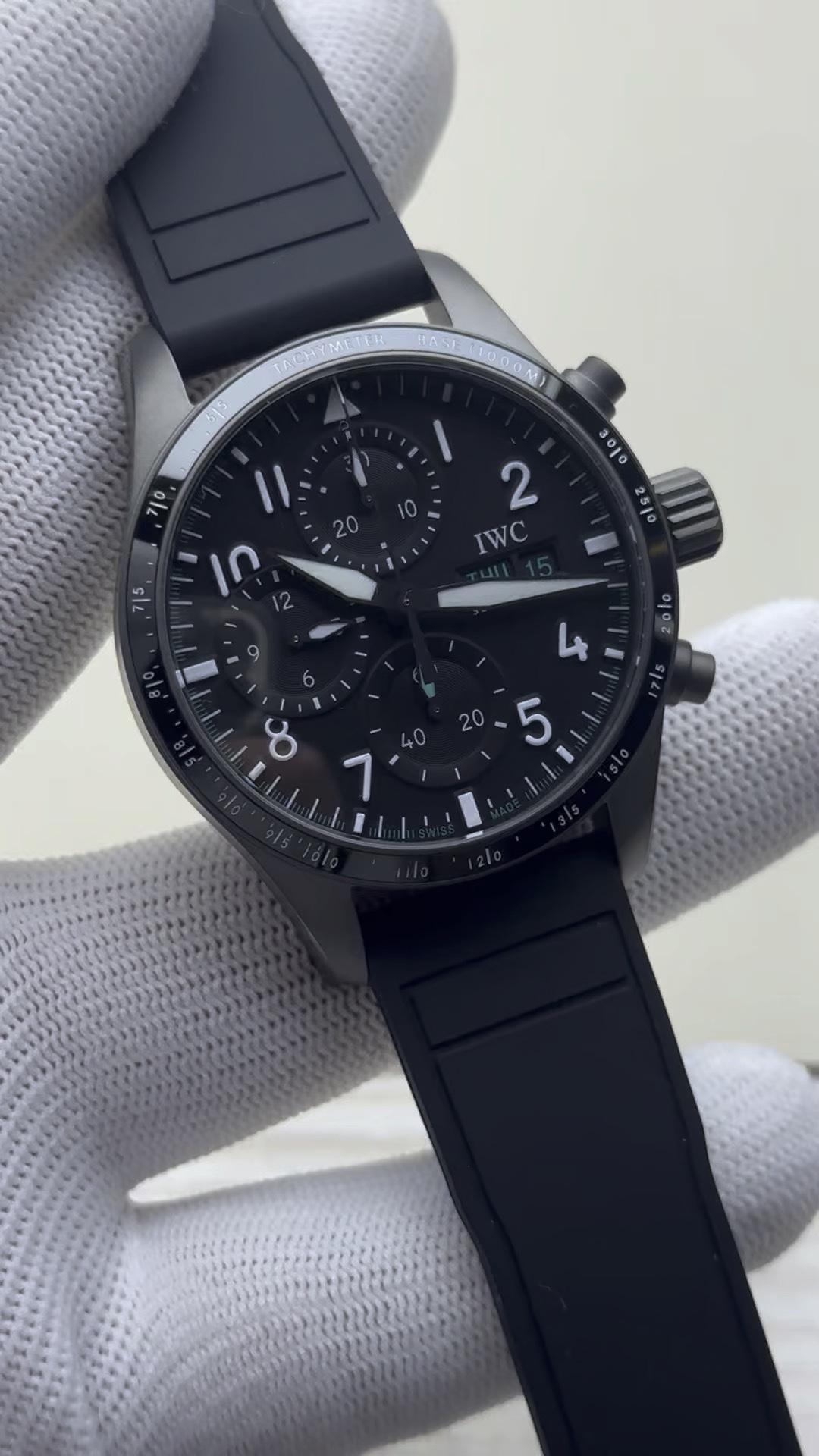 ネオビンテージのIWCパイロットウォッチ登場！41mmで手首に馴染みむ