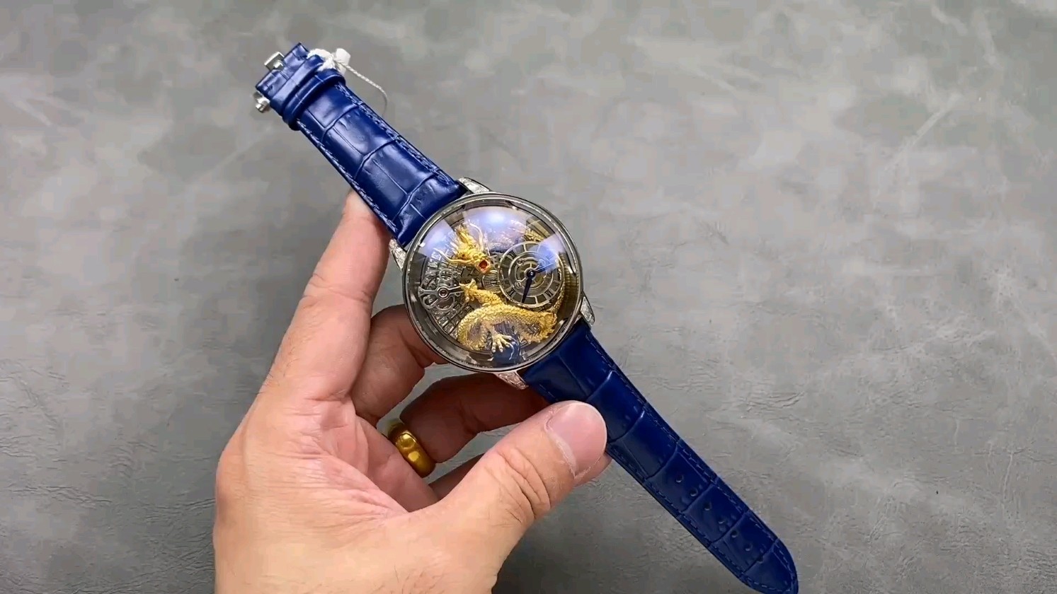 ジャック&コーの新作モデル「ショウリュウ」–龍の年の時計の革命！