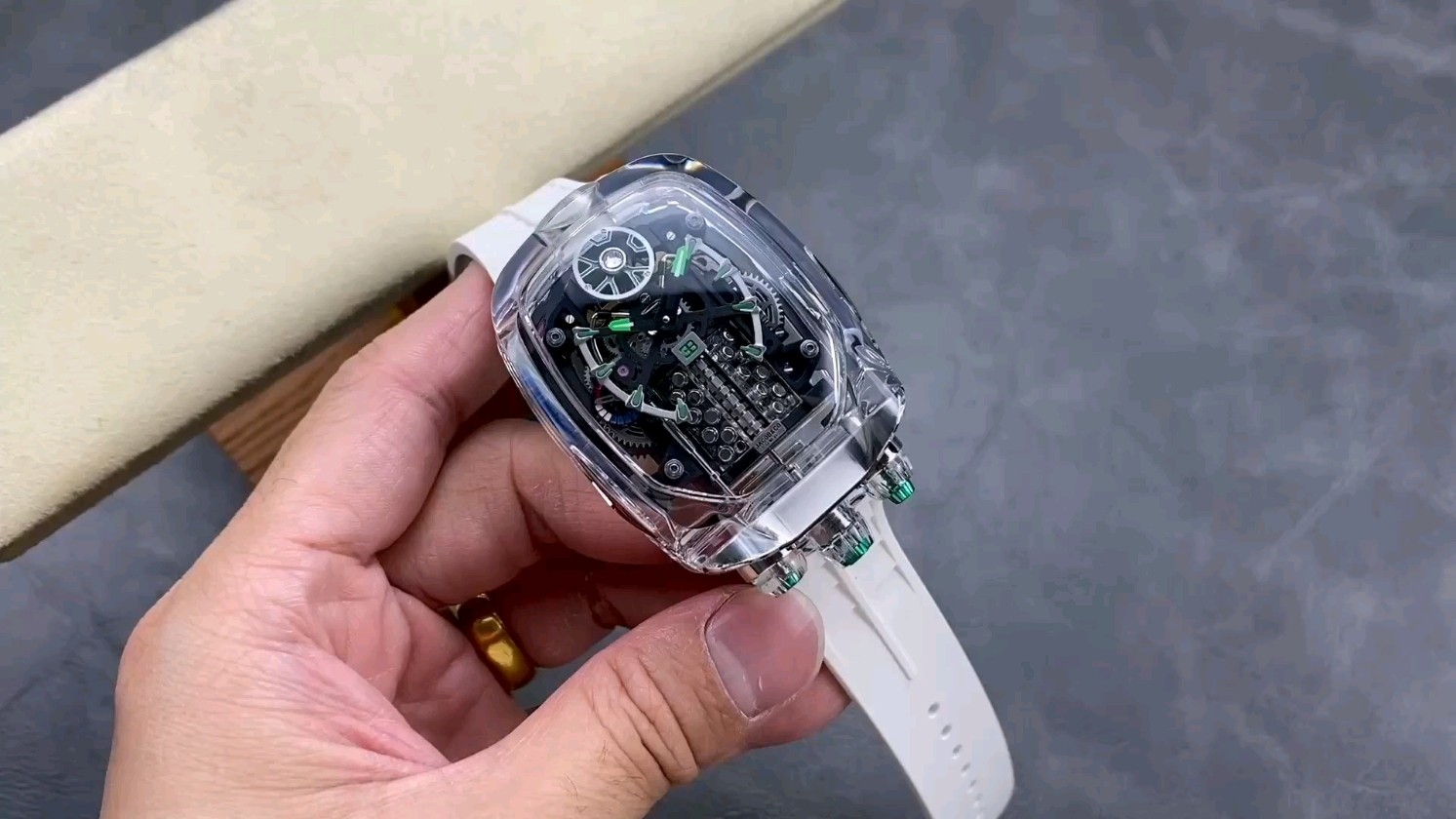 ブガッティ キロン腕時計の魅力を探る-究極の美と技術融合！