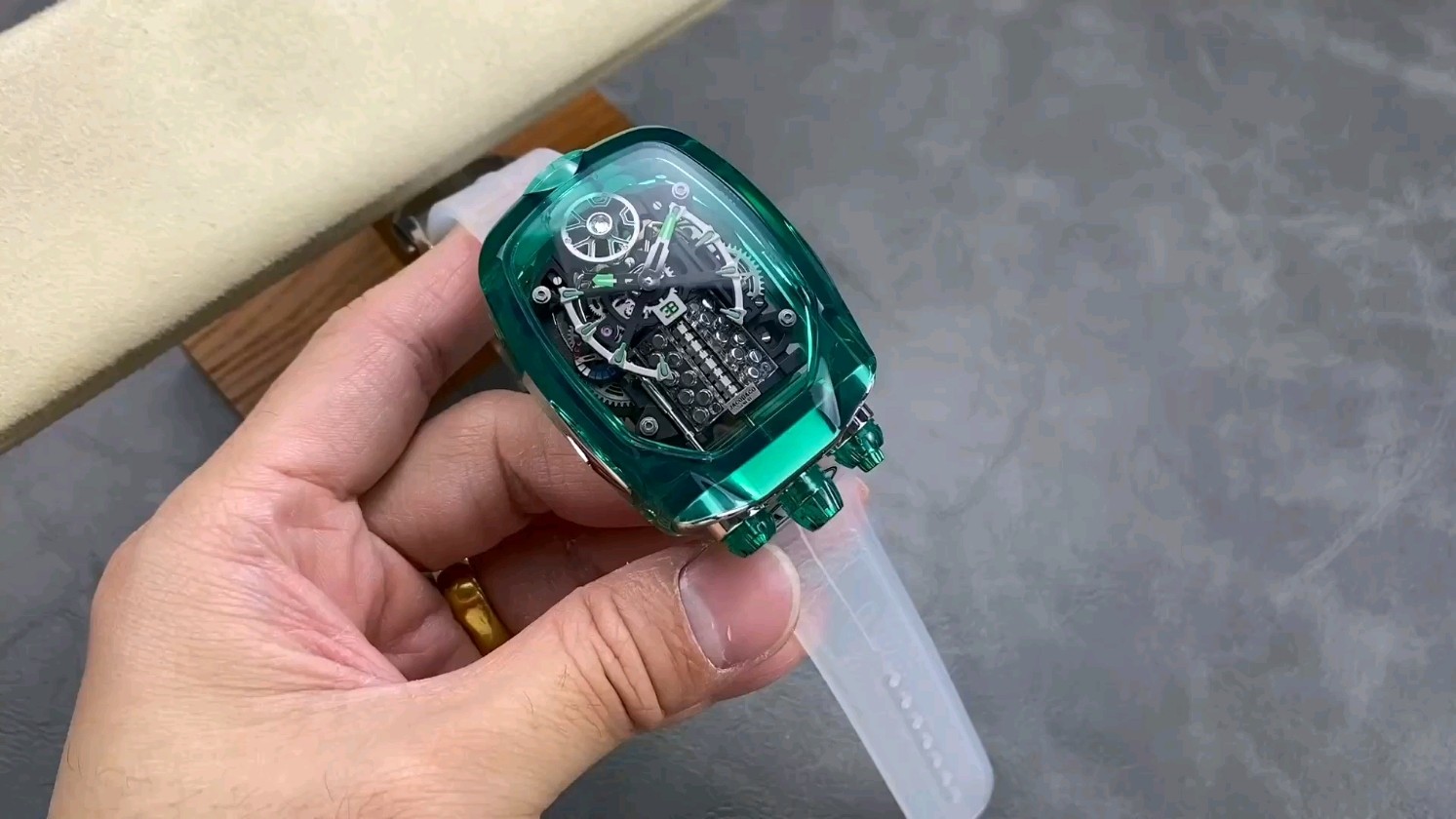 AMG2024新作腕時計の魅力に迫る！その驚きの経験とは？